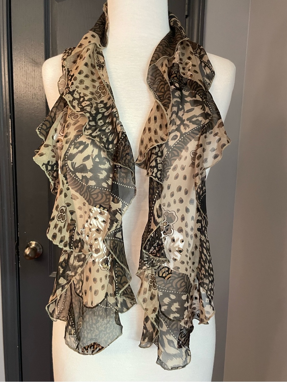 Vintage 90’s Chicos Animal & Floral Print Ruffle Accordion Brown Scarf